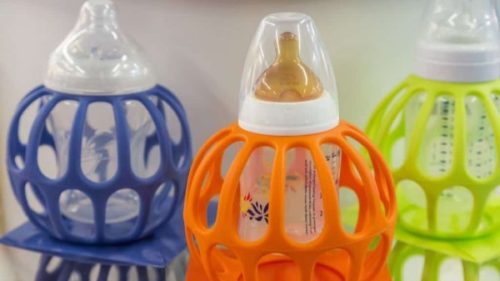 How To Clean Baby Bottles Using the Best Baby Bottle Brush 1 colorful baby bottles